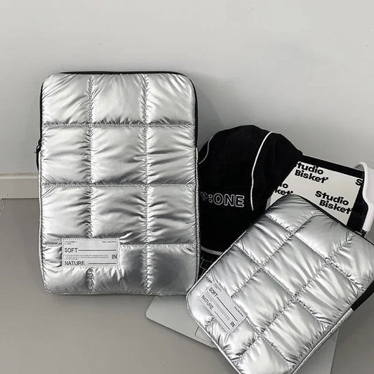 Pochette ordinateur rembourrée argentée pratique et élégante pour le travail