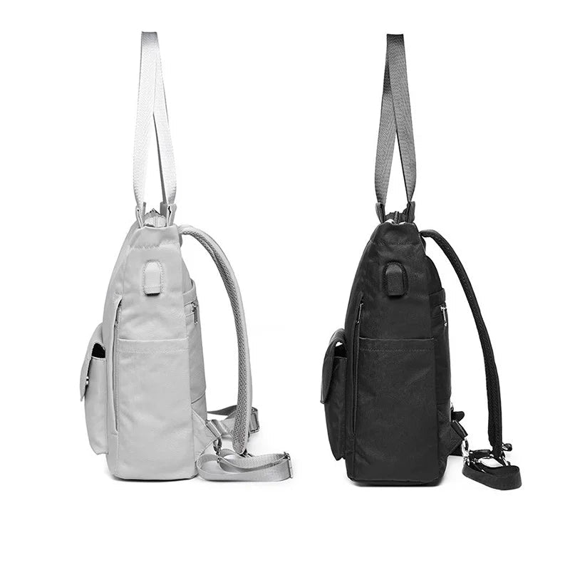 Vue sur le côté du sac avec poche extérieure et port USB