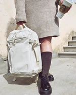 Sac à dos unisexe étanche convertible beige pour ordinateur 16 pouces avec rangement vêtements chaussures - Vignette | Sacs Ordinateur