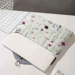 Pochette pour ordinateur à motif fleures et plantes : style naturel et transport facile - Vignette | Sacs Ordinateur